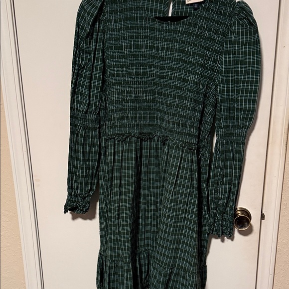Universal Thread Dresses & Skirts - Universal Thread Plaid Long Sleeve Dress in Forest Green